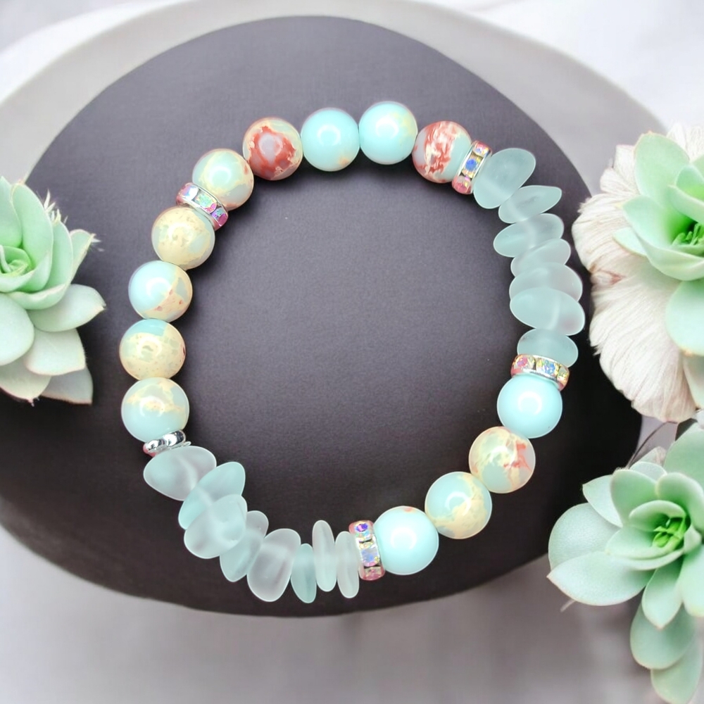 Elegant Beaded Bracelet in Aqua and Cream